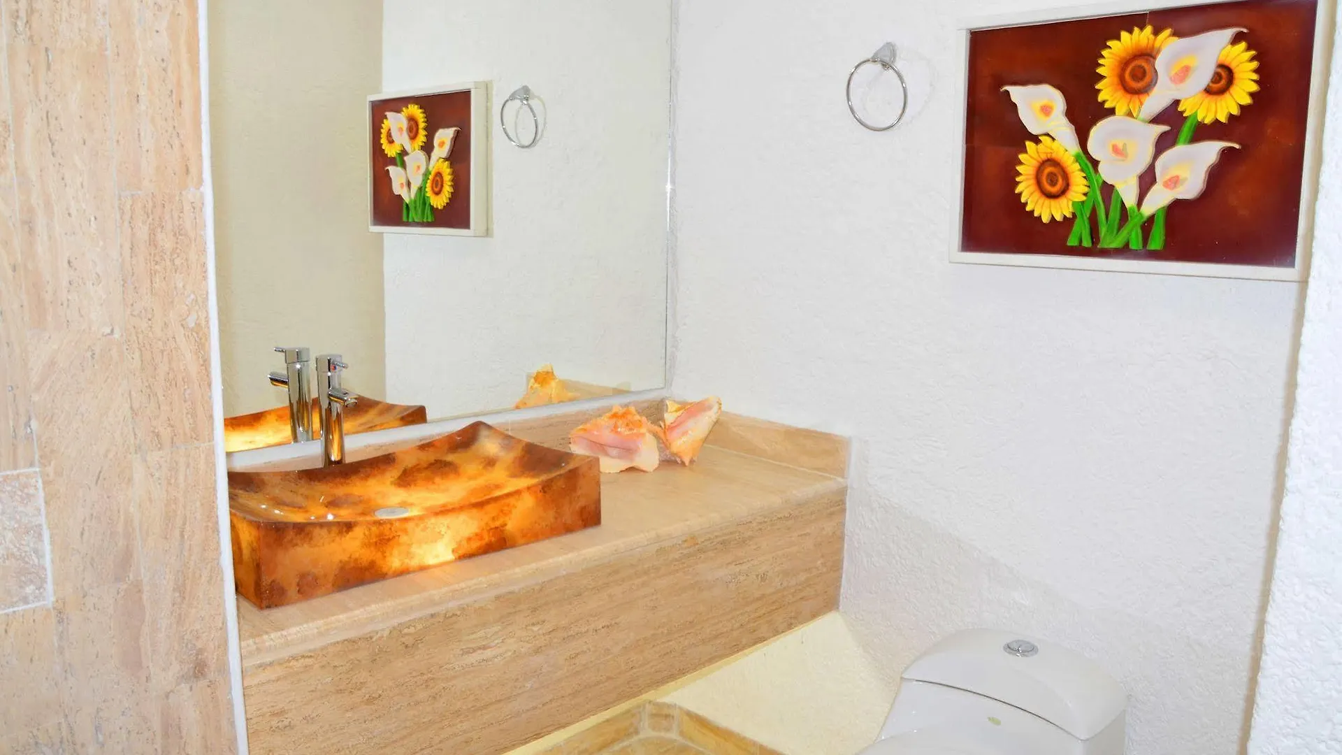 Amigo Rental Cancun 3*,
