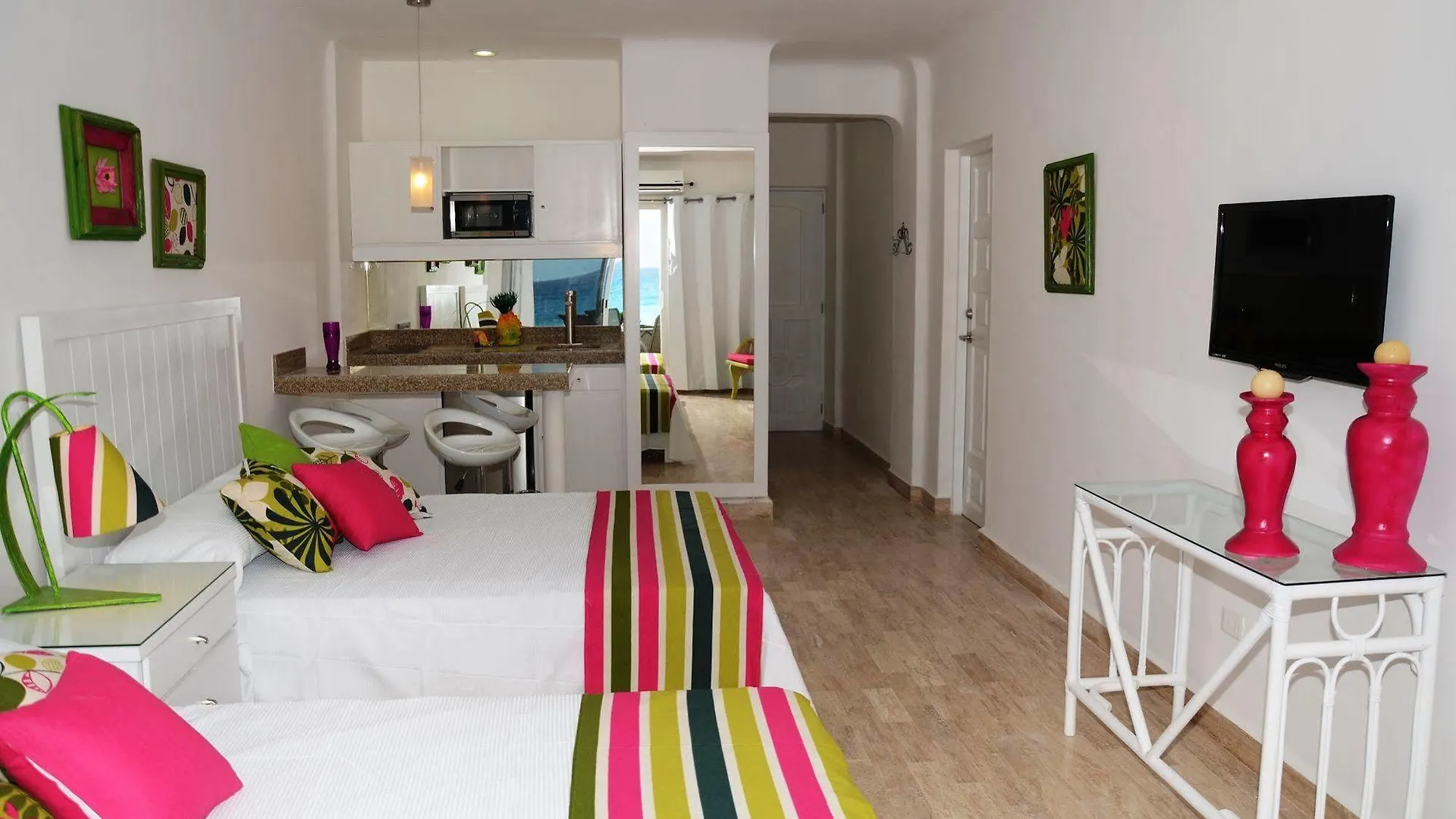 Amigo Rental Cancun 3*,